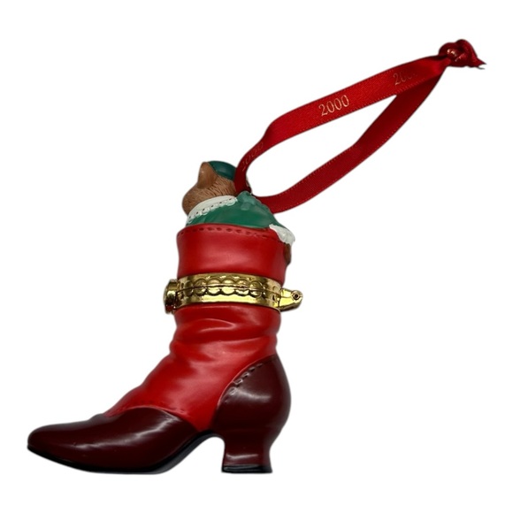 Hallmark FASHION AFOOT Porcelain Shoe Ornament Trinket Box dated 2000 QX8341* - Picture 2 of 6